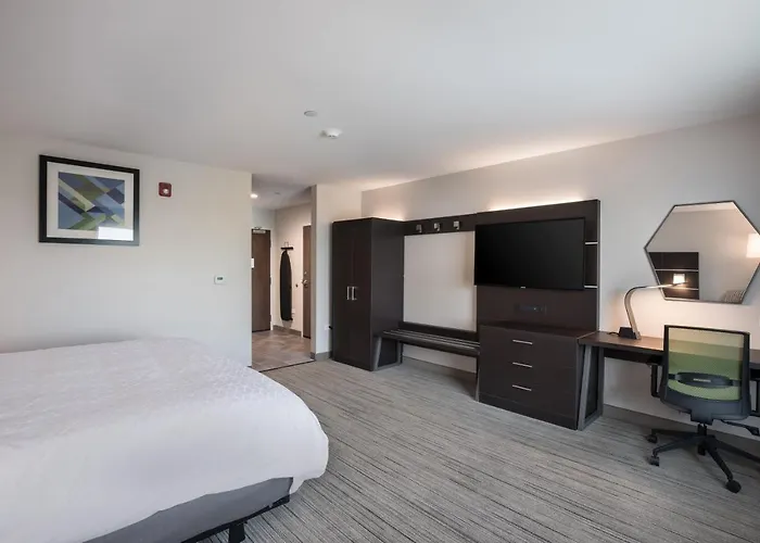 Express & Chicago - By Ihg 3* Hoffman Estates