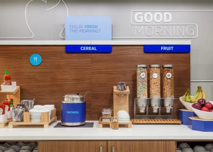 Express & Chicago - By Ihg 3*