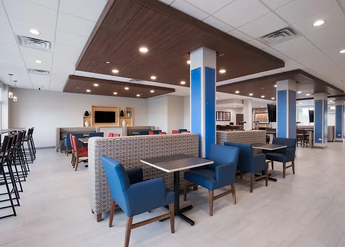 Express & Chicago - By Ihg Hoffman Estates