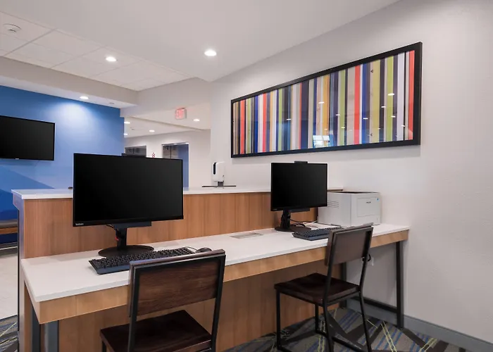 Hotel Express & Chicago - By Ihg