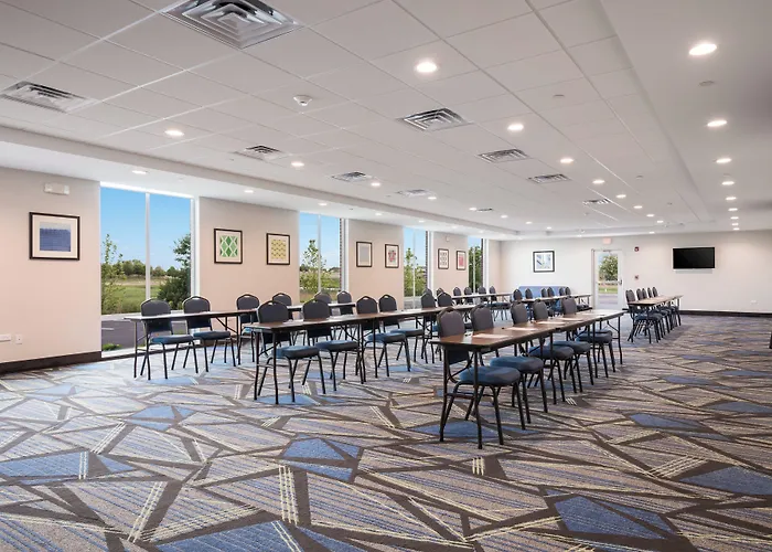 Express & Chicago - By Ihg Hotel 3*