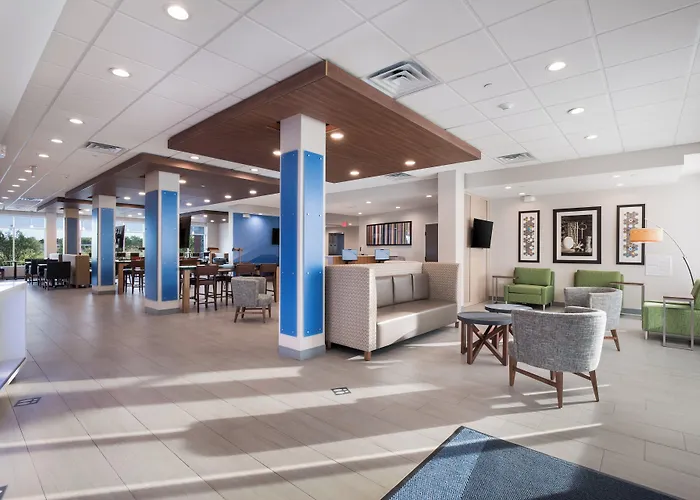 Express & Chicago - By Ihg