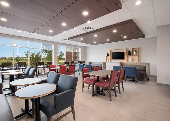 Express & Chicago - By Ihg 3* Hoffman Estates